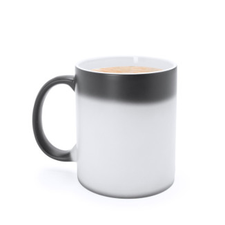 Taza mágica que revela la imagen al aplicarle calor.